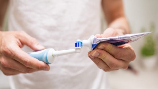 بهترین ایمپلنت اصفهان | ایمپلنت دندان سوئیسی در اصفهان | قیمت ایمپلنت اصفهان | مسواک مناسب .