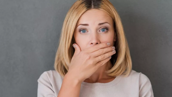 بهترین ایمپلنت اصفهان | ایمپلنت دندان سوئیسی در اصفهان | قیمت ایمپلنت اصفهان |علل اصلی بوی بد دهان پس از ایمپلنت دندان چیست؟