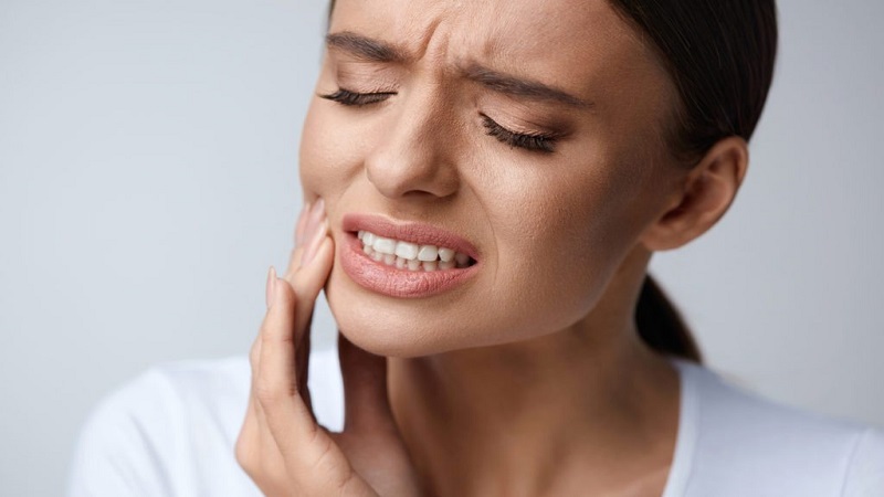 بهترین ایمپلنت اصفهان | ایمپلنت دندان سوئیسی در اصفهان | قیمت ایمپلنت اصفهان | درد بعد از کاشت ایمپلنت دندان تا چند روز طبیعی است؟