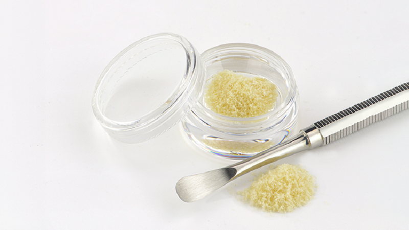 قیمت ایمپلنت اصفهان | بهترین ایمپلنت اصفهان | ایمپلنت دندان سوئیسی در اصفهان | مزایای استفاده از پودر استخوان و راه های آن برای ایمپلنت دندان