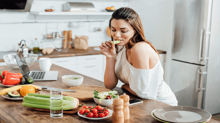 قیمت ایمپلنت اصفهان | بهترین ایمپلنت اصفهان | ایمپلنت دندان سوئیسی در اصفهان | اگر بعد از کاشت ایمپلنت محدودیت‌ های تغذیه ای را رعایت نکنید چه اتفاقی می افتد؟