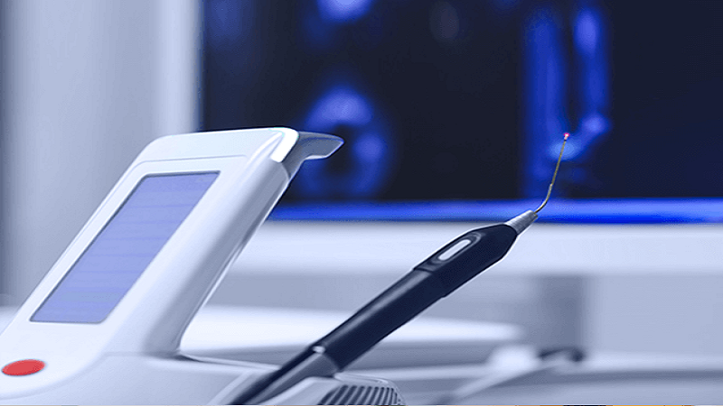 قیمت ایمپلنت اصفهان | بهترین ایمپلنت اصفهان | ایمپلنت دندان سوئیسی در اصفهان | خطر و مزایای ایمپلنت دندان با لیزر