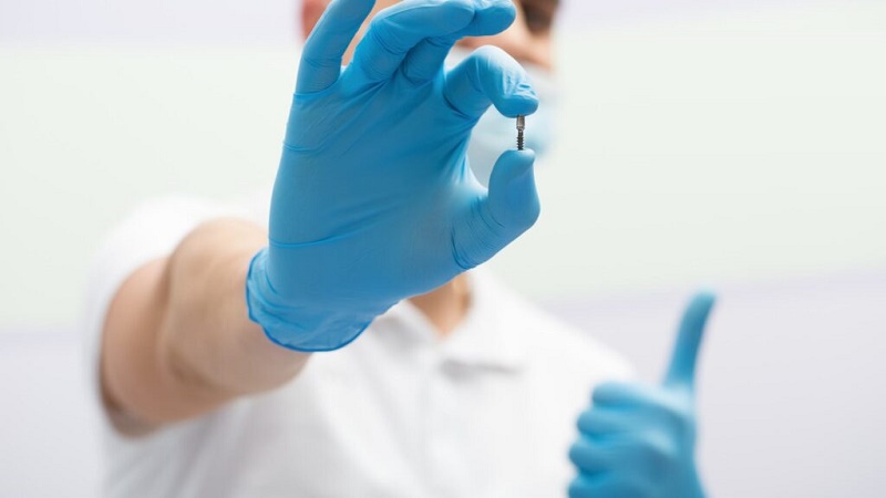 قیمت ایمپلنت اصفهان | بهترین ایمپلنت اصفهان | ایمپلنت دندان سوئیسی در اصفهان | ۷ راهکار افزایش طول عمر ایمپلنت دندان