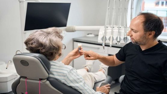 ایمپلنت فک پایین نزدیک عصب ؛ چرا بررسی دقیق قبل از کاشت دندان ضروری است؟